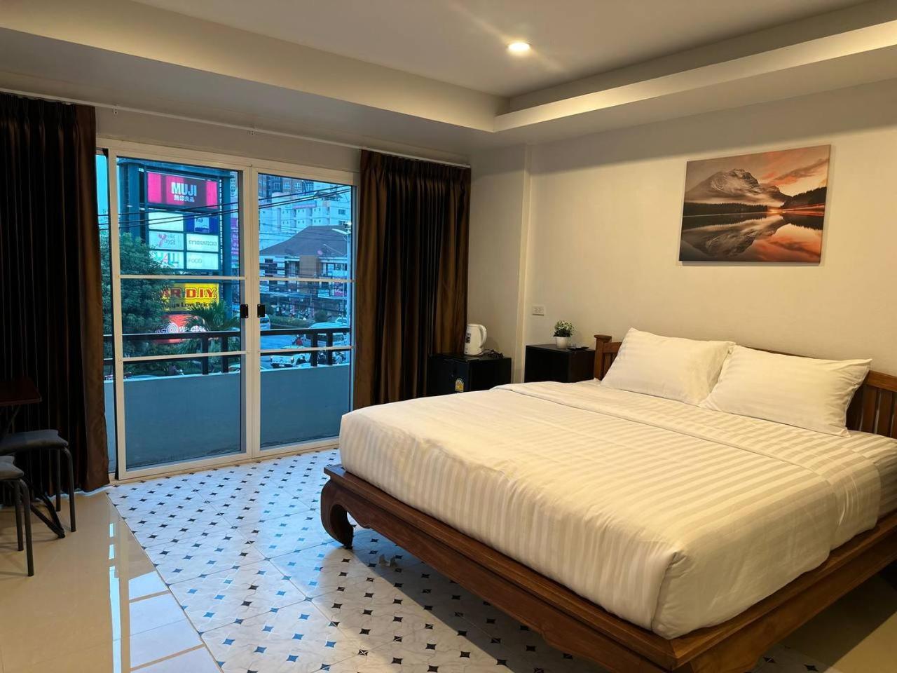 Chris Jay @ Cnx Appartement Chiang Mai Buitenkant foto