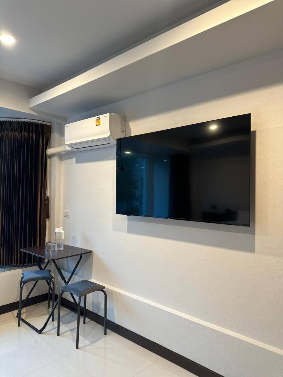 Chris Jay @ Cnx Appartement Chiang Mai Buitenkant foto