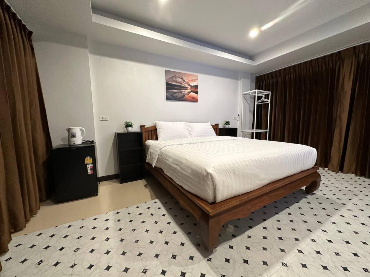 Chris Jay @ Cnx Appartement Chiang Mai Buitenkant foto