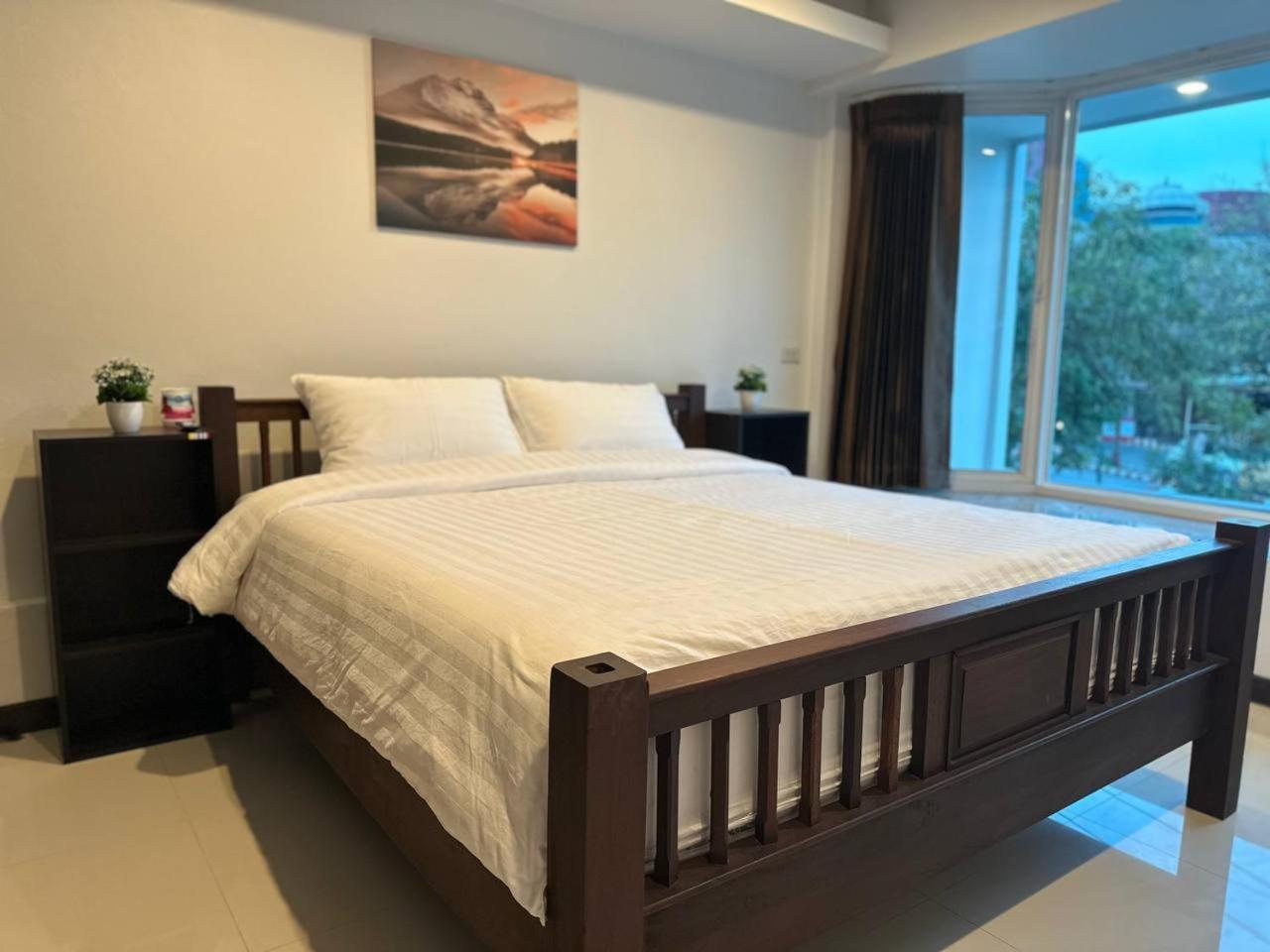 Chris Jay @ Cnx Appartement Chiang Mai Buitenkant foto