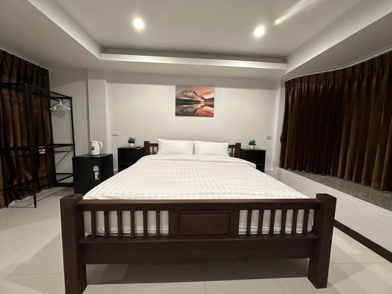 Chris Jay @ Cnx Appartement Chiang Mai Buitenkant foto