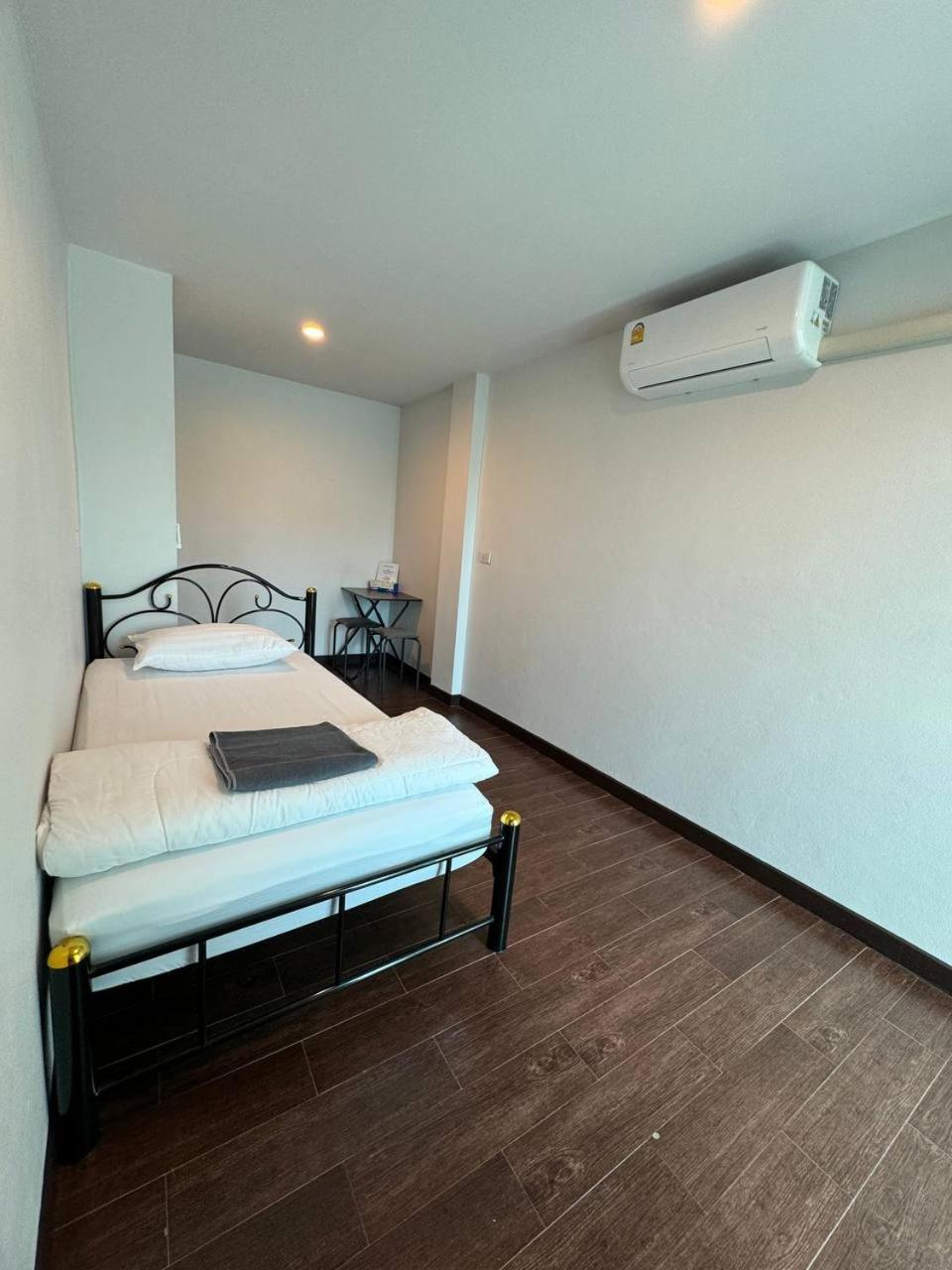 Chris Jay @ Cnx Appartement Chiang Mai Buitenkant foto